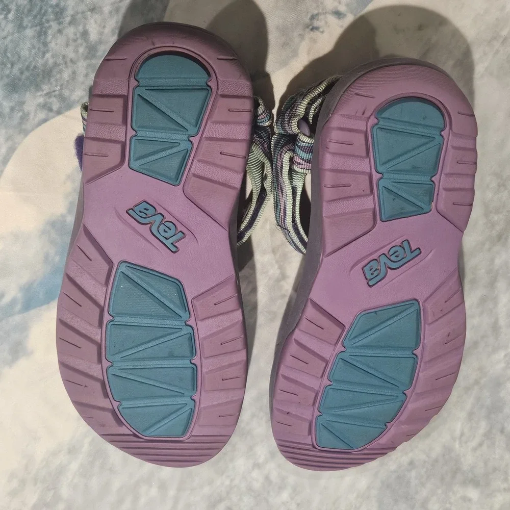 Teva Hurricane XLT Kids Girls Size 2‎ Outdoor Hiking Sport Sandals Purple